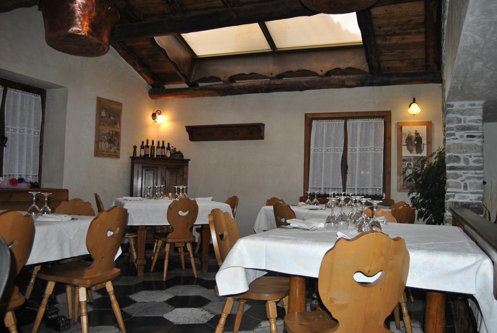 Casa Vacanza La Rocca Chiesa in Valmalenco Eksteriør billede