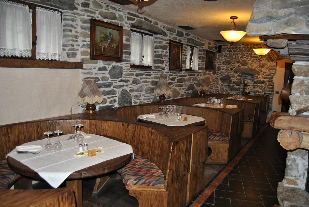 Casa Vacanza La Rocca Chiesa in Valmalenco Eksteriør billede